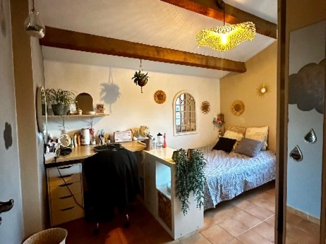 A vendre : Maison T5 terrain et piscine La Bouiladisse 