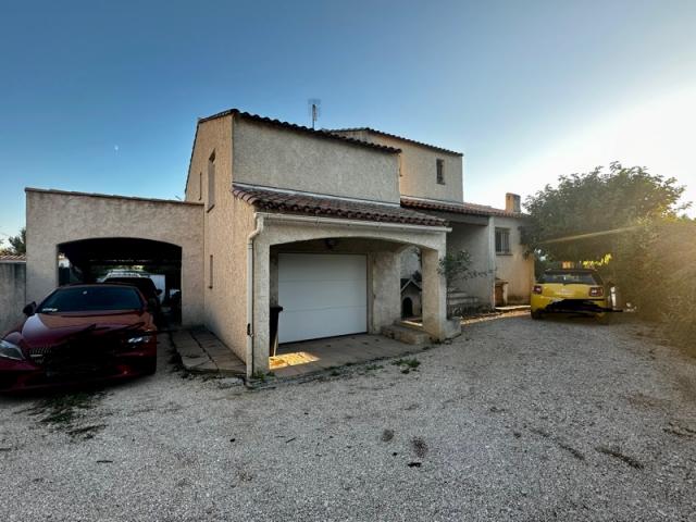 A vendre : Maison T5 terrain et piscine La Bouiladisse 