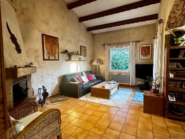 A vendre : Maison T5 terrain et piscine La Bouiladisse 