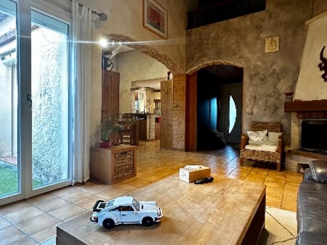 A vendre : Maison T5 terrain et piscine La Bouiladisse 