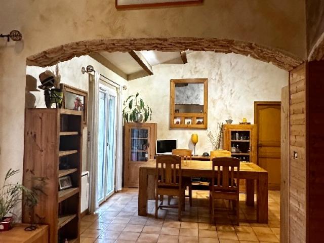 A vendre : Maison T5 terrain et piscine La Bouiladisse 